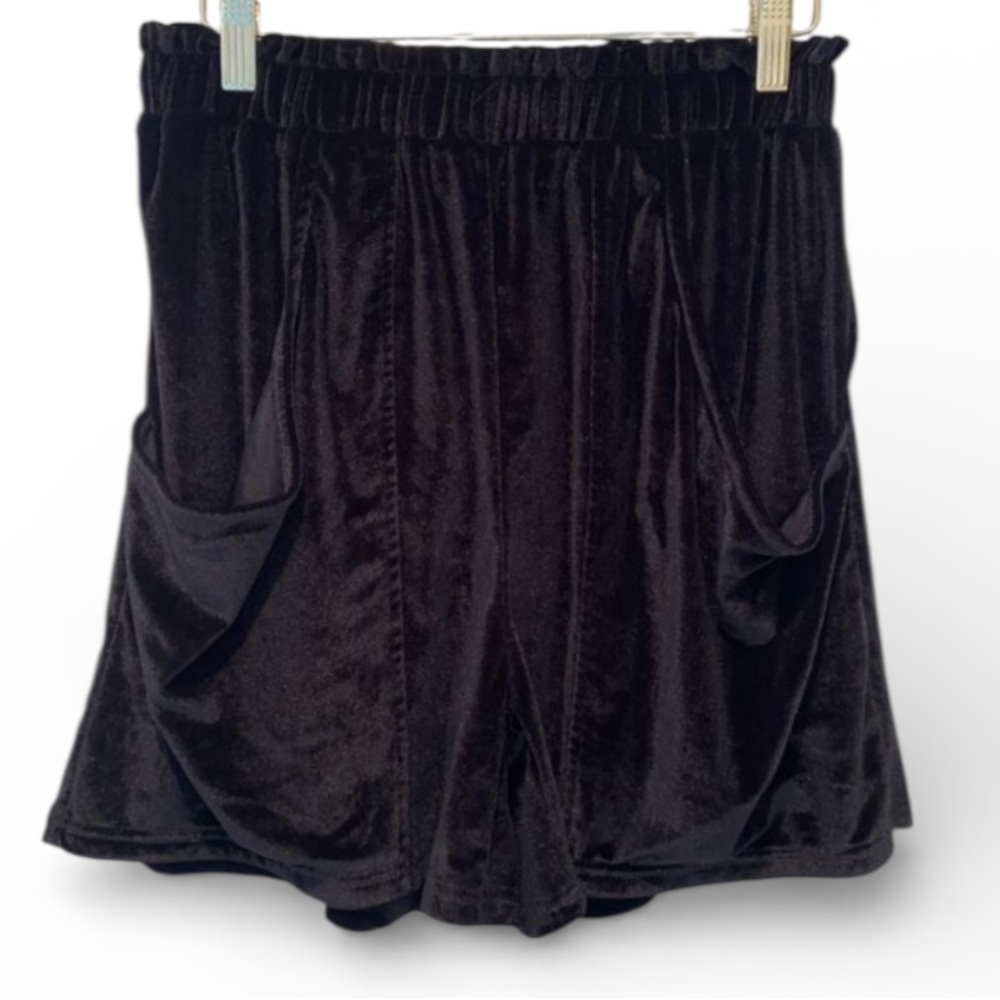 Vada Winter Black Velvet High Waist Women's Shorts M